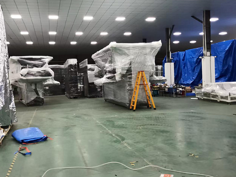 東莞某公司(si)重型真空防雨(yǔ)木箱