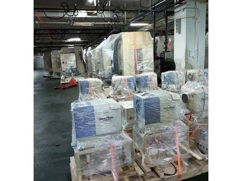 東莞長(zhǎng)安某公司(si)搬遷打包(bāo)現場