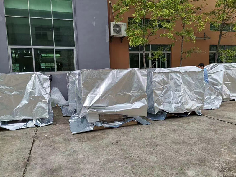 深圳福(fu)永自動化(hua)設備出口(kǒu)真空包裝(zhuāng)